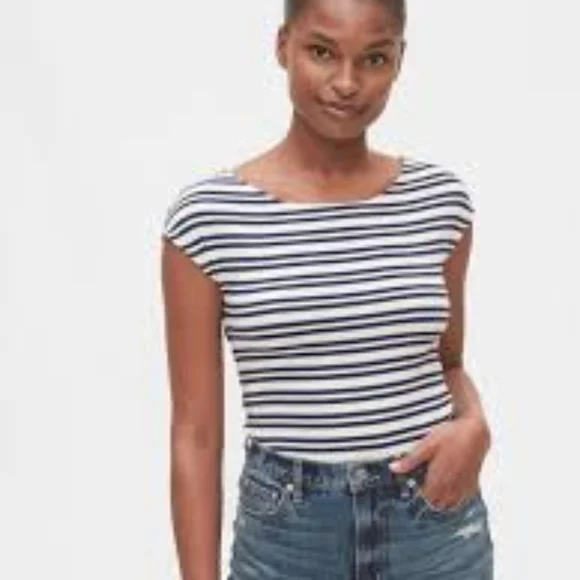 NWT Gap boatneck tee Navy stripe medium - Picture 1 of 2